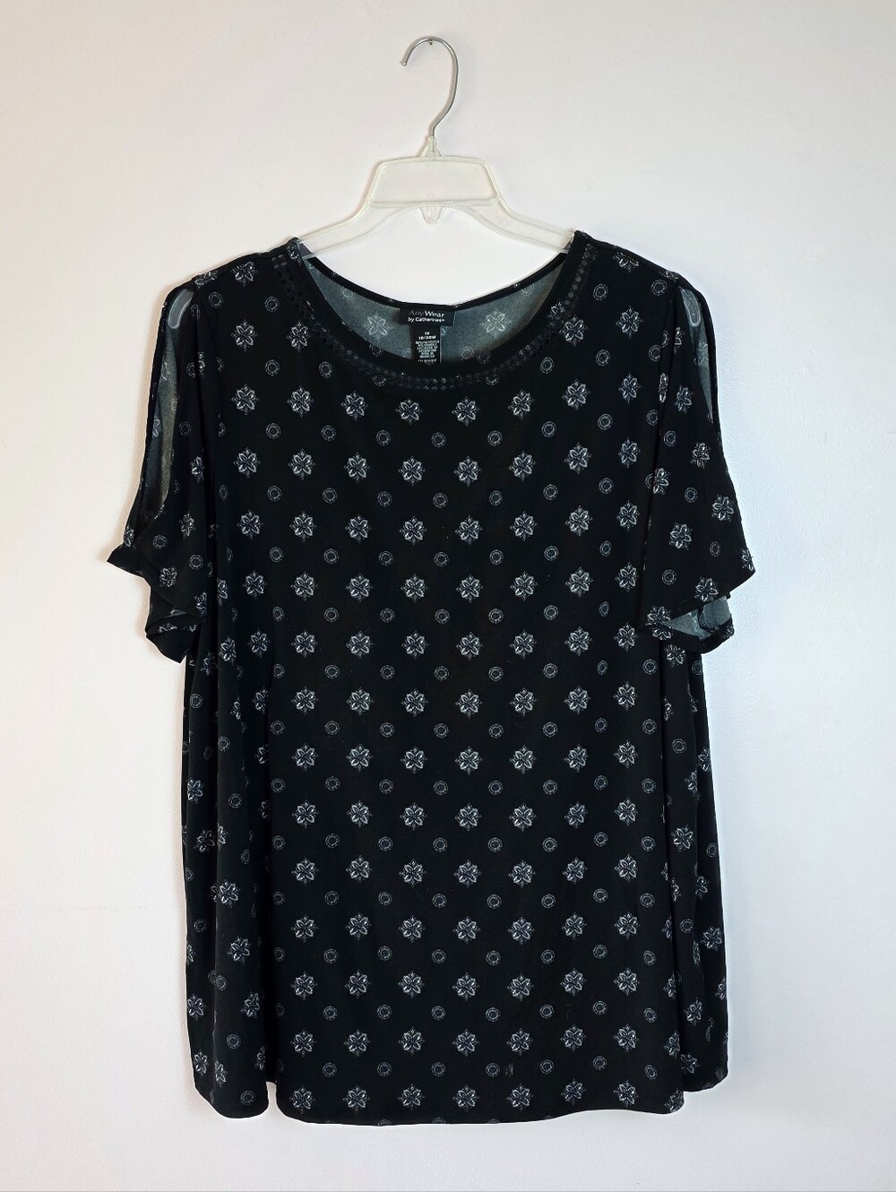 Catherines Short-Sleeve Floral Print Cold Shoulder Slit Top
